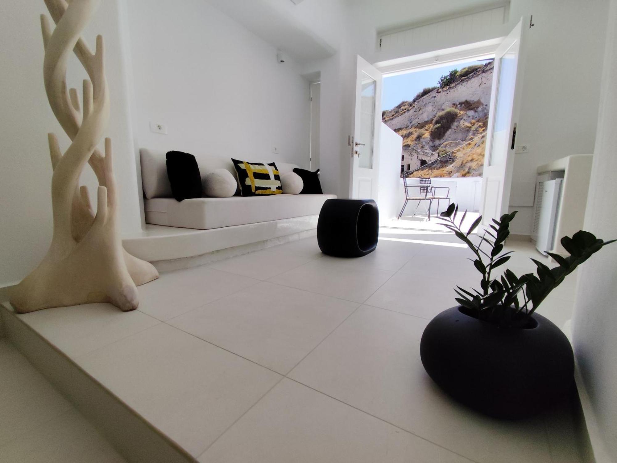 The Magic Luxury Cave Vóthon